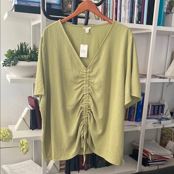 CATO Womens Short Sleeve Ruched Top, Plus 26/28W - Picture 1 of 4